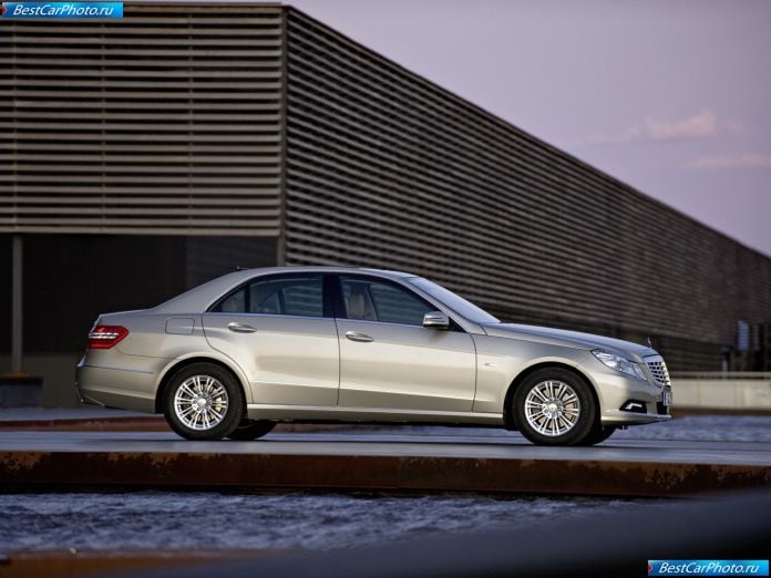 2010 Mercedes-Benz E-class - фотография 41 из 222