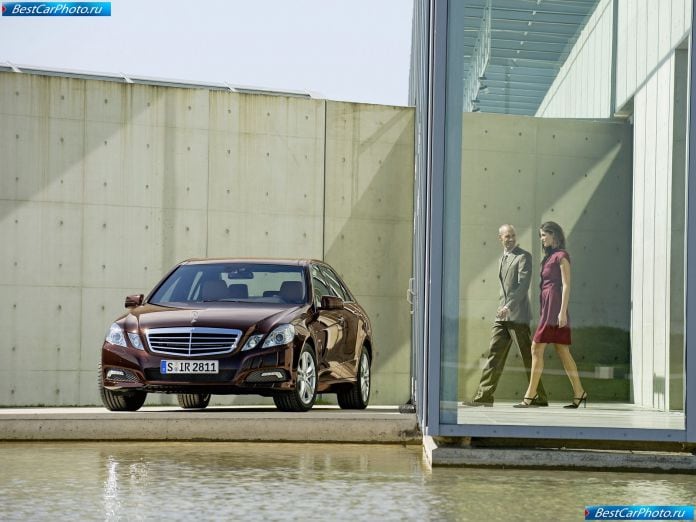 2010 Mercedes-Benz E-class - фотография 44 из 222