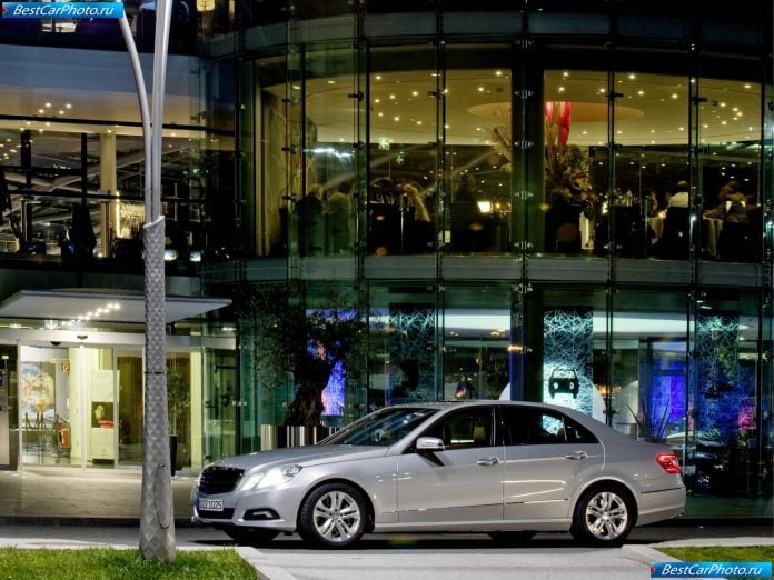 2010 Mercedes-Benz E-class - фотография 54 из 222