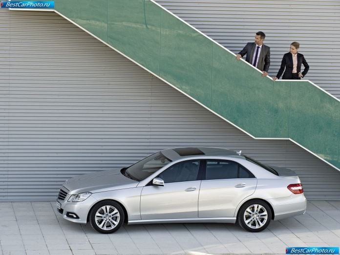 2010 Mercedes-Benz E-class - фотография 56 из 222