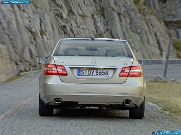2010 Mercedes-Benz E-class - фотография 110 из 222
