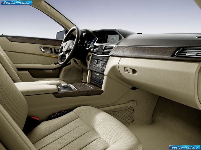 2010 Mercedes-Benz E-class - фотография 139 из 222