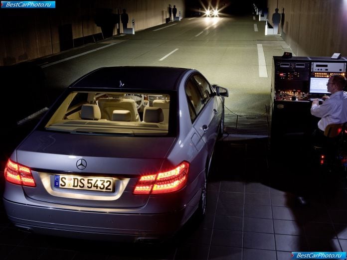 2010 Mercedes-Benz E-class - фотография 191 из 222