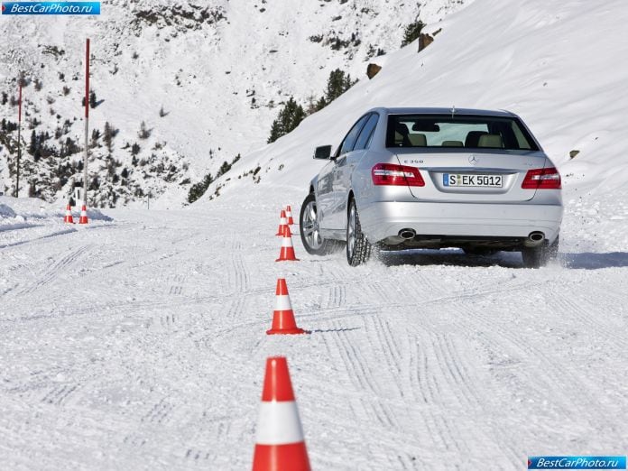 2010 Mercedes-Benz E-class 4matic - фотография 18 из 43