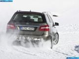 mercedes-benz_2010-e-class_4matic_1600x1200_025.jpg