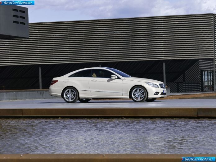 2010 Mercedes-Benz E-class Coupe - фотография 32 из 209