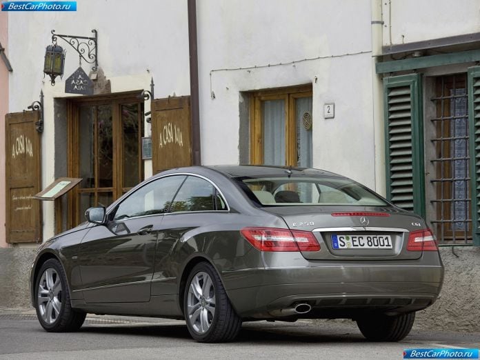 2010 Mercedes-Benz E-class Coupe - фотография 64 из 209