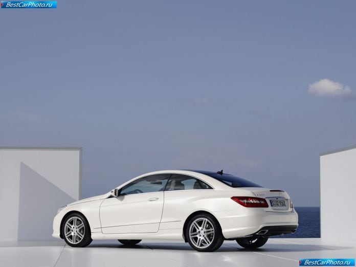 2010 Mercedes-Benz E-class Coupe - фотография 76 из 209