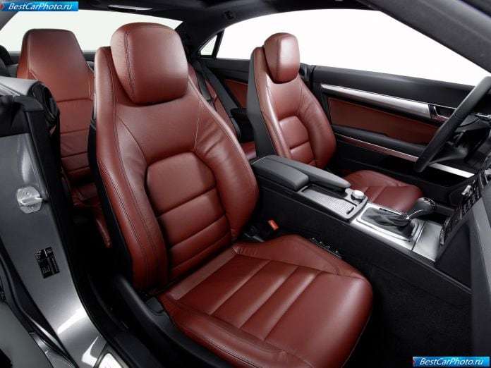 2010 Mercedes-Benz E-class Coupe - фотография 112 из 209 2010 Mercedes-Benz E-class Coupe - фотография 112 из 209