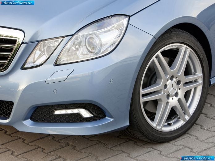 2010 Mercedes-Benz E-class Estate - фотография 116 из 139