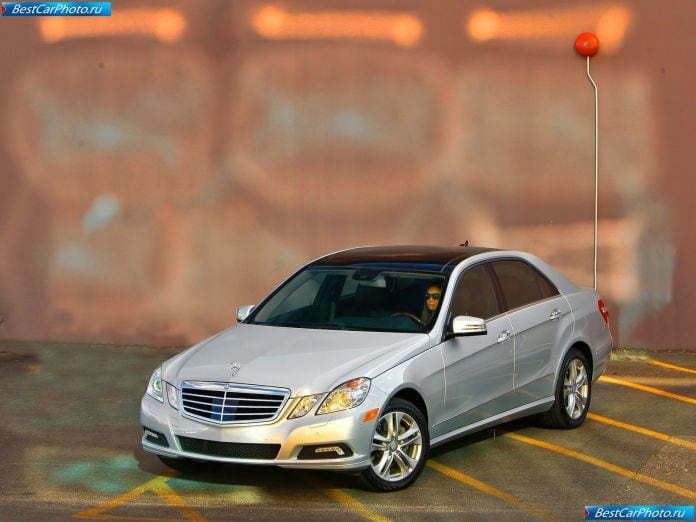 2010 Mercedes-Benz E350 - фотография 22 из 36
