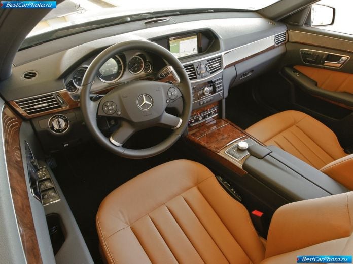 2010 Mercedes-Benz E350 - фотография 28 из 36
