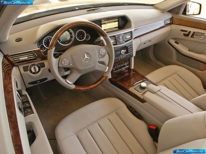 2010 Mercedes-Benz E350 - фотография 29 из 36 2010 Mercedes-Benz E350 - фотография 29 из 36