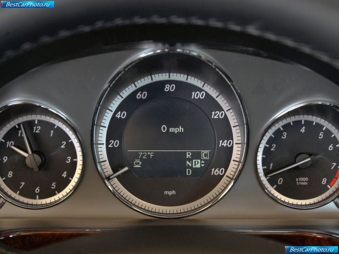 2010 Mercedes-Benz E350 - фотография 33 из 36 2010 Mercedes-Benz E350 - фотография 33 из 36