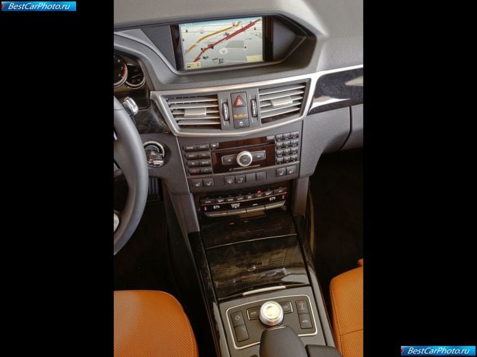 2010 Mercedes-Benz E550 - фотография 47 из 48