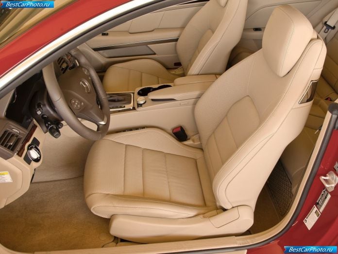 2010 Mercedes-Benz E550 Coupe - фотография 21 из 29 2010 Mercedes-Benz E550 Coupe - фотография 21 из 29