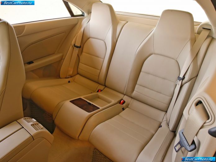 2010 Mercedes-Benz E550 Coupe - фотография 23 из 29 2010 Mercedes-Benz E550 Coupe - фотография 23 из 29
