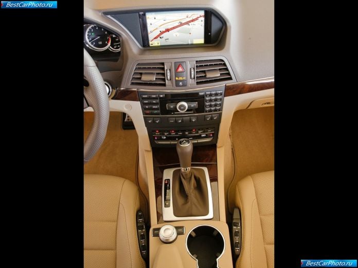 2010 Mercedes-Benz E550 Coupe - фотография 29 из 29 2010 Mercedes-Benz E550 Coupe - фотография 29 из 29