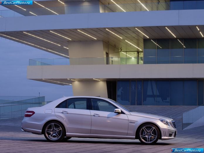 2010 Mercedes-Benz E63 Amg - фотография 62 из 151 2010 Mercedes-Benz E63 Amg - фотография 62 из 151