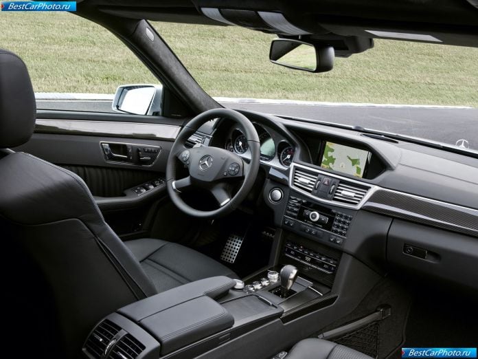 2010 Mercedes-Benz E63 Amg Estate - фотография 27 из 39