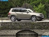 mercedes-benz_2010-glk-class_1600x1200_028.jpg