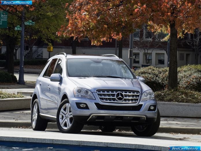 2010 Mercedes-Benz Ml450 Hybrid - фотография 2 из 49