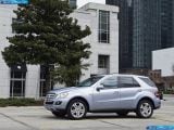 mercedes-benz_2010-ml450_hybrid_1600x1200_010.jpg