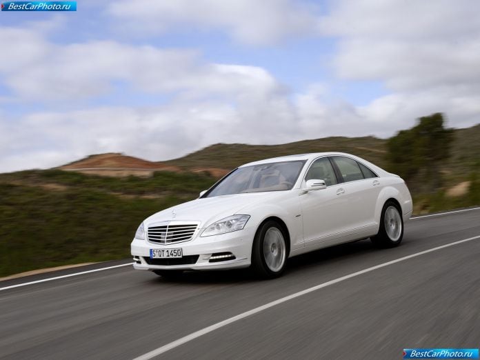 2010 Mercedes-Benz S400 Bluehybrid - фотография 4 из 45 2010 Mercedes-Benz S400 Bluehybrid - фотография 4 из 45