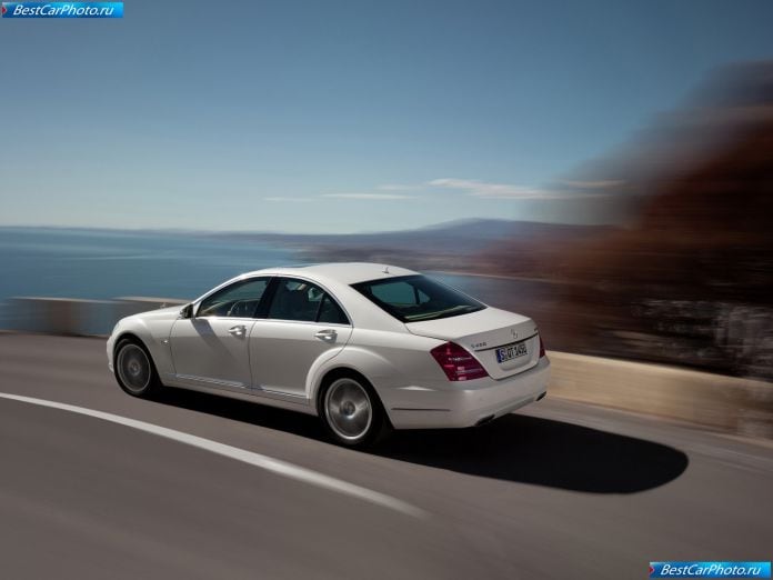 2010 Mercedes-Benz S400 Bluehybrid - фотография 8 из 45 2010 Mercedes-Benz S400 Bluehybrid - фотография 8 из 45
