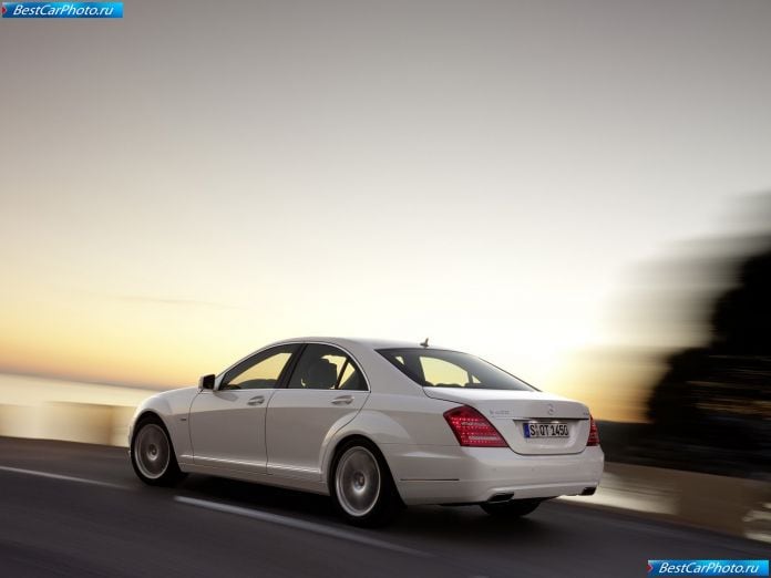 2010 Mercedes-Benz S400 Bluehybrid - фотография 9 из 45 2010 Mercedes-Benz S400 Bluehybrid - фотография 9 из 45