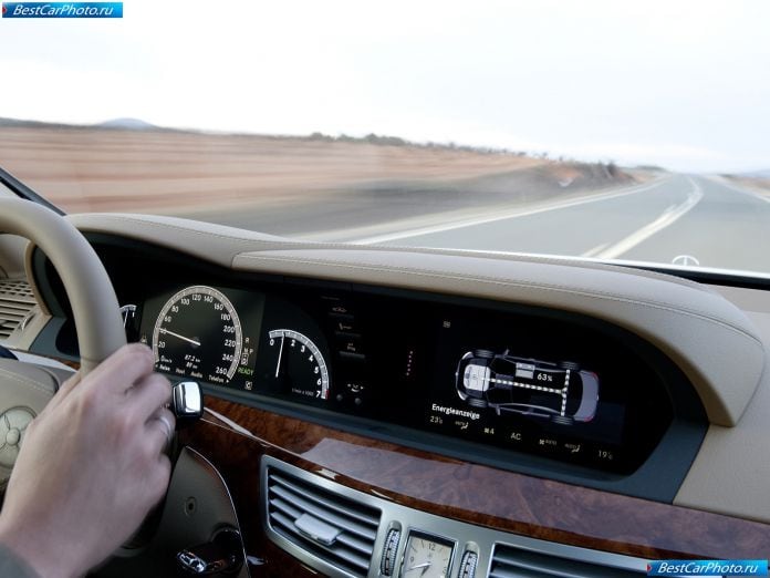 2010 Mercedes-Benz S400 Bluehybrid - фотография 26 из 45 2010 Mercedes-Benz S400 Bluehybrid - фотография 26 из 45