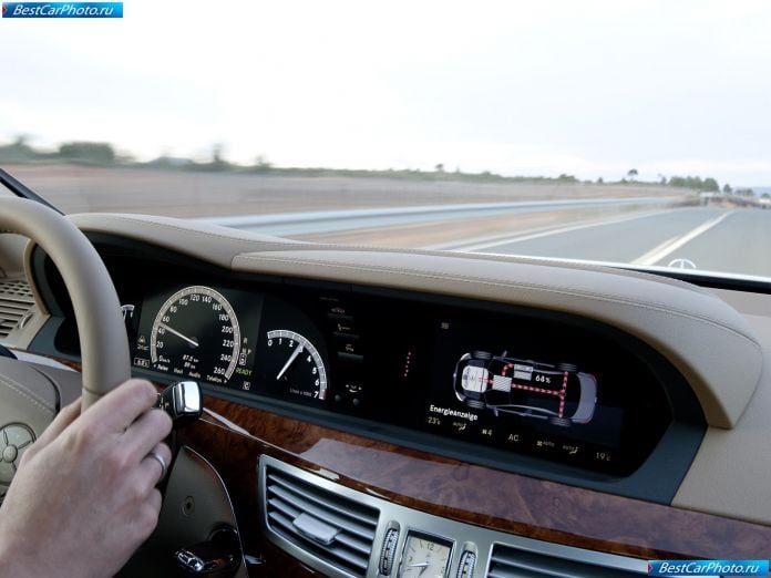 2010 Mercedes-Benz S400 Bluehybrid - фотография 27 из 45