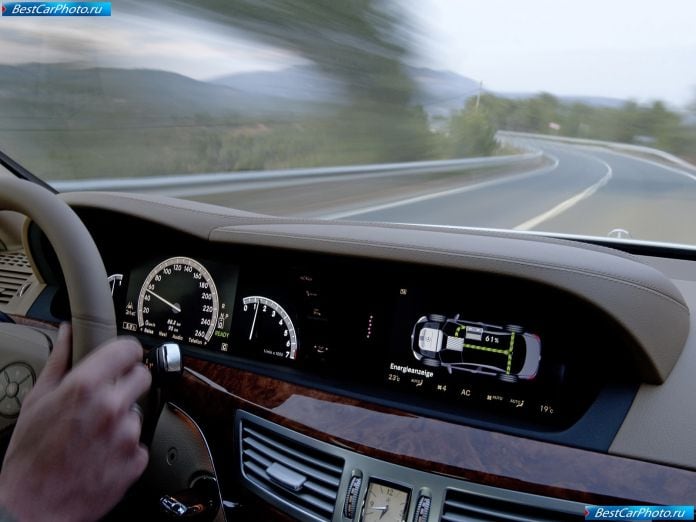 2010 Mercedes-Benz S400 Bluehybrid - фотография 28 из 45 2010 Mercedes-Benz S400 Bluehybrid - фотография 28 из 45