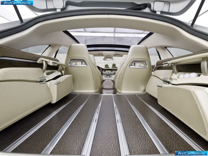 2010 Mercedes-Benz Shooting Break Concept - фотография 33 из 37