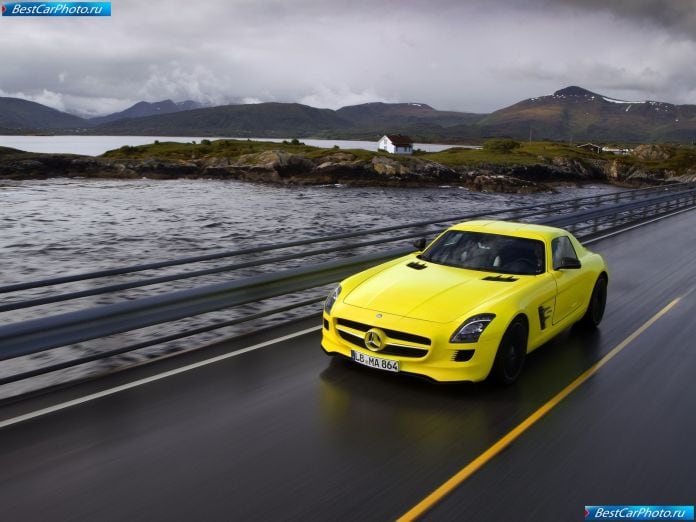 2010 Mercedes-Benz Sls Amg E-cell Concept - фотография 13 из 65 2010 Mercedes-Benz Sls Amg E-cell Concept - фотография 13 из 65