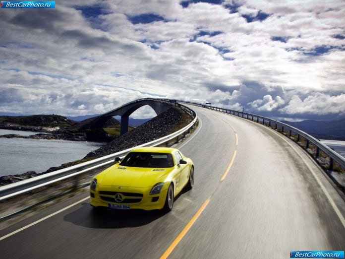 2010 Mercedes-Benz Sls Amg E-cell Concept - фотография 22 из 65 2010 Mercedes-Benz Sls Amg E-cell Concept - фотография 22 из 65