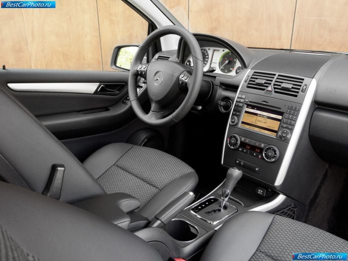 2011 Mercedes-Benz A-class E-cell - фотография 12 из 15 2011 Mercedes-Benz A-class E-cell - фотография 12 из 15