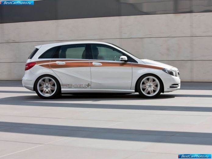 2011 Mercedes-Benz B-class E-cell Plus Concept - фотография 7 из 21