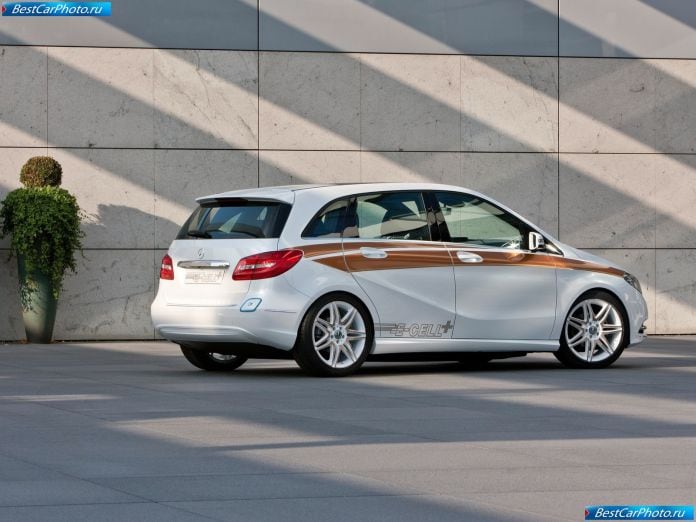 2011 Mercedes-Benz B-class E-cell Plus Concept - фотография 11 из 21 2011 Mercedes-Benz B-class E-cell Plus Concept - фотография 11 из 21