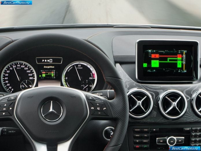 2011 Mercedes-Benz B-class E-cell Plus Concept - фотография 16 из 21 2011 Mercedes-Benz B-class E-cell Plus Concept - фотография 16 из 21