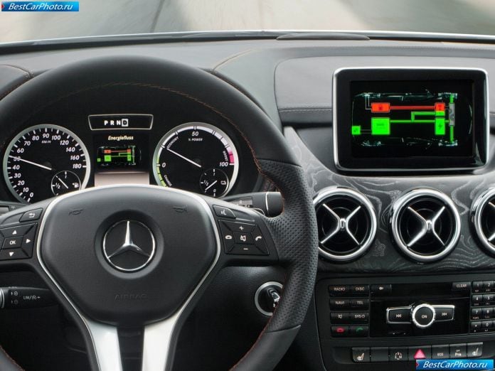 2011 Mercedes-Benz B-class E-cell Plus Concept - фотография 17 из 21 2011 Mercedes-Benz B-class E-cell Plus Concept - фотография 17 из 21