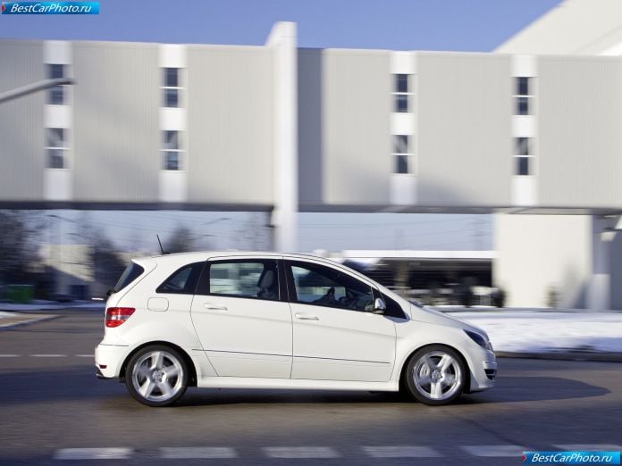 2011 Mercedes-Benz B55 Concept - фотография 4 из 11