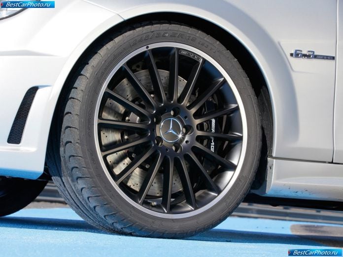 2011 Mercedes-Benz C63 Amg Dtm Safety Car - фотография 8 из 8 2011 Mercedes-Benz C63 Amg Dtm Safety Car - фотография 8 из 8