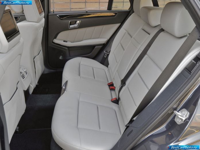 2011 Mercedes-Benz E350 4matic Wagon - фотография 36 из 59