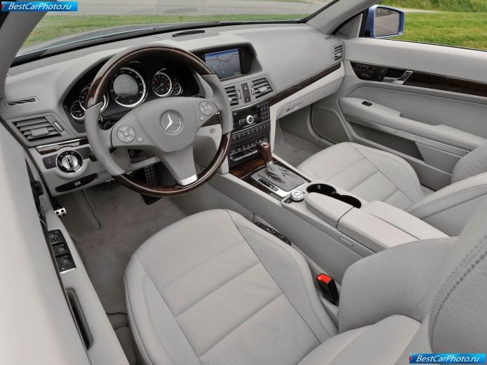2011 Mercedes-Benz E550 Cabriolet - фотография 42 из 60 2011 Mercedes-Benz E550 Cabriolet - фотография 42 из 60