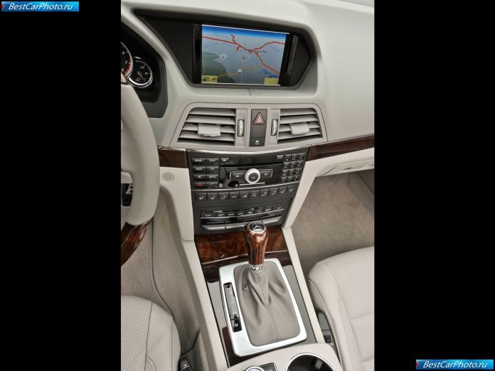 2011 Mercedes-Benz E550 Cabriolet - фотография 59 из 60 2011 Mercedes-Benz E550 Cabriolet - фотография 59 из 60