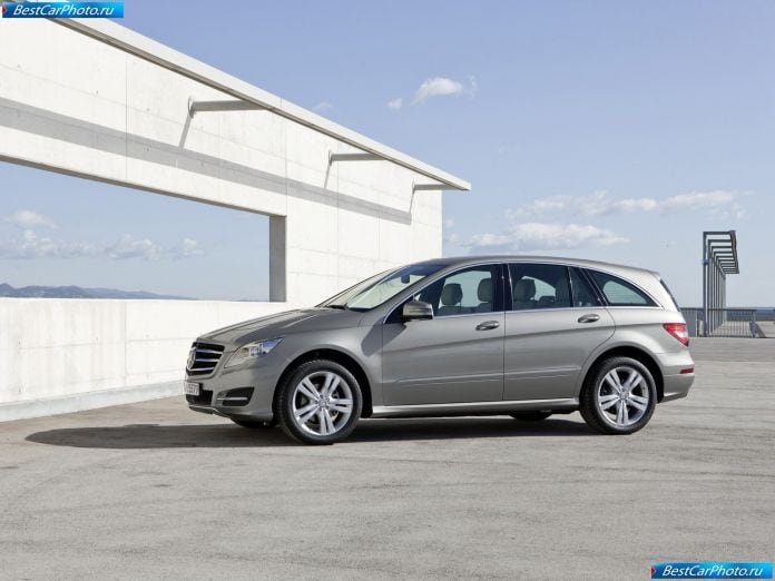 2011 Mercedes-Benz R-class - фотография 28 из 144