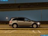 mercedes-benz_2011-r-class_1600x1200_042.jpg