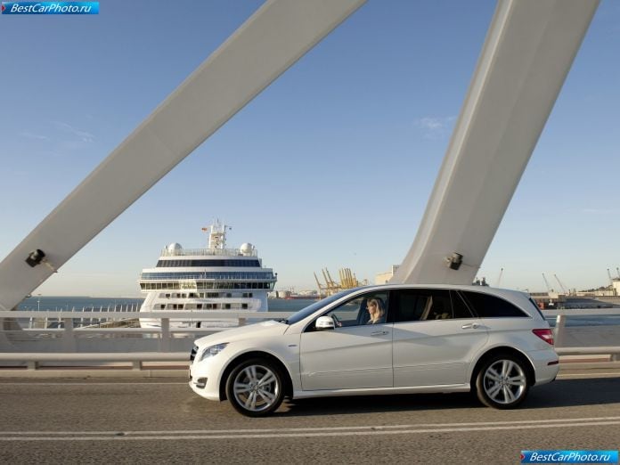 2011 Mercedes-Benz R-class - фотография 55 из 144