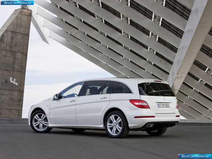 2011 Mercedes-Benz R-class - фотография 60 из 144